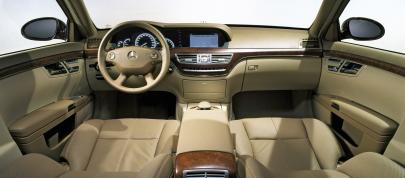 Mercedes-Benz S-Class (2006) - picture 60 of 93