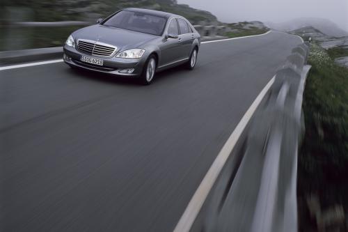 Mercedes-Benz S-Class (2006) - picture 32 of 93