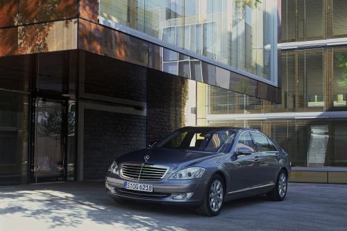 Mercedes-Benz S-Class (2006) - picture 40 of 93