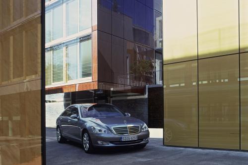 Mercedes-Benz S-Class (2006) - picture 41 of 93