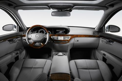 Mercedes-Benz S-Class (2006) - picture 56 of 93