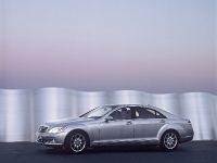 Mercedes-Benz S-Class (2006)