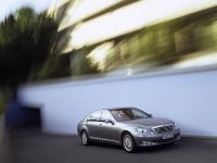 Mercedes-Benz S-Class (2006)