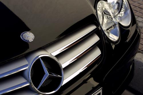 Mercedes-Benz SL350 (2006) - picture 16 of 22