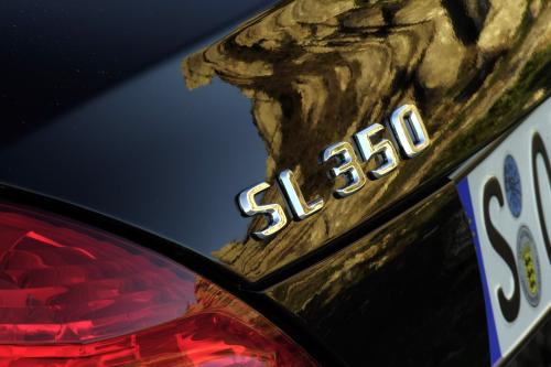 Mercedes-Benz SL350 (2006) - picture 17 of 22