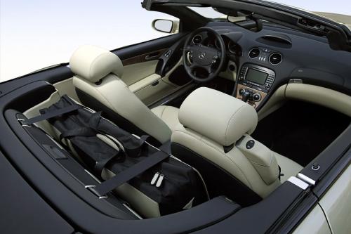 Mercedes-Benz SL600 (2006) - picture 16 of 24