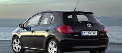 Toyota Auris (2006) - picture 7 of 11