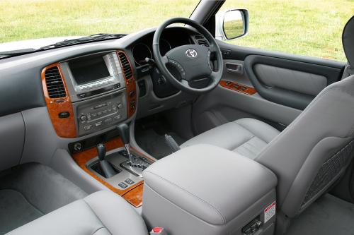 Toyota Land Cruiser Amazon (2006) - picture 9 of 9