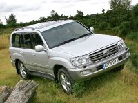 Toyota Land Cruiser Amazon (2006) - picture 2 of 9
