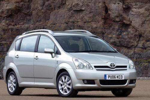 Toyota Verzo (2006) - picture 1 of 5