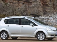 Toyota Verzo (2006) - picture 3 of 5