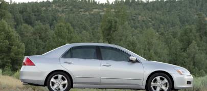 Honda Accord Sedan EX-L (2007) - picture 7 of 17
