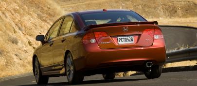 Honda Civic Si Sedan (2007) - picture 15 of 18