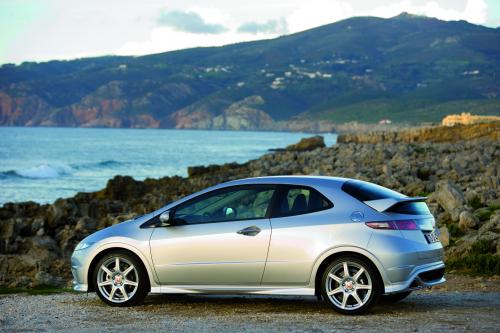 Honda Civic Type R (2007) - picture 40 of 81