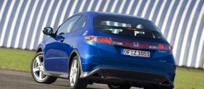 Honda Civic Type S (2007) - picture 12 of 16