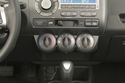 Honda Fit Sport (2007) - picture 56 of 60