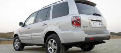 Honda Pilot EX-L 4WD (2007) - picture 12 of 19