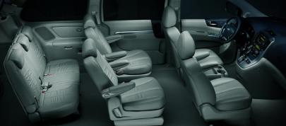 Hyundai Entourage (2007) - picture 28 of 32