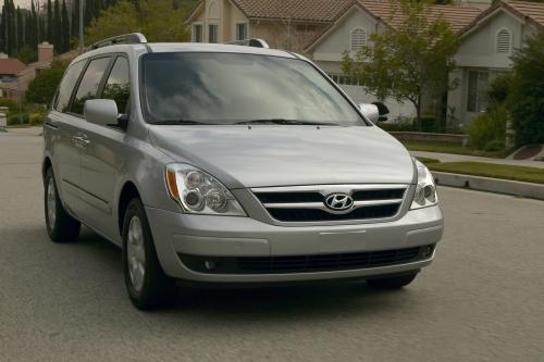 Hyundai Entourage (2007) - picture 9 of 32