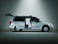 Hyundai Entourage (2007) - picture 13 of 32