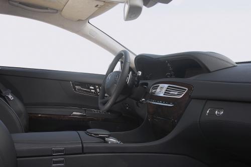 Mercedes-Benz CL63 AMG (2007) - picture 8 of 16