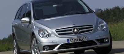 Mercedes-Benz R 63 AMG (2007) - picture 7 of 59
