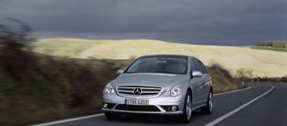 Mercedes-Benz R 63 AMG (2007) - picture 15 of 59