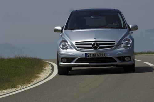 Mercedes-Benz R 63 AMG (2007) - picture 24 of 59