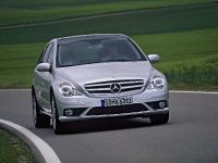 Mercedes-Benz R 63 AMG (2007) - picture 6 of 59
