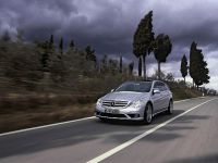 Mercedes-Benz R 63 AMG (2007) - picture 18 of 59