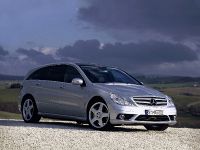 Mercedes-Benz R 63 AMG (2007) - picture 22 of 59