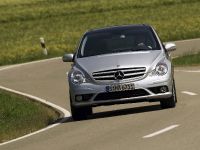 Mercedes-Benz R 63 AMG (2007) - picture 26 of 59
