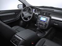 Mercedes-Benz R 63 AMG (2007) - picture 37 of 59