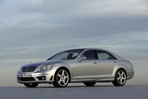 Mercedes-Benz S65 AMG (2007) - picture 8 of 21