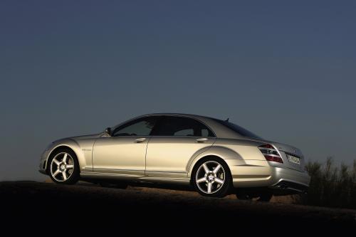 Mercedes-Benz S65 AMG (2007) - picture 17 of 21