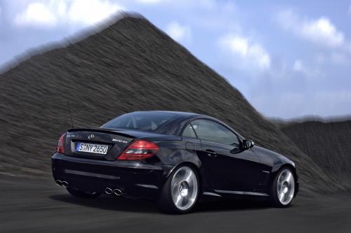 Mercedes-Benz SLK 55 AMG Black Series (2007) - picture 8 of 9