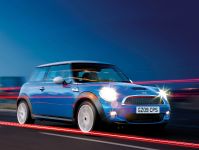 MINI Cooper S (2007) - picture 1 of 33