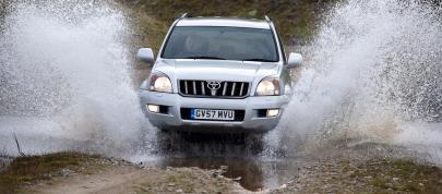 Toyota Land Cruiser Invincible (2007) - picture 7 of 17