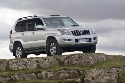 Toyota Land Cruiser Invincible (2007) - picture 8 of 17