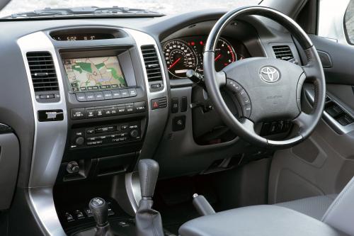 Toyota Land Cruiser Invincible (2007) - picture 16 of 17