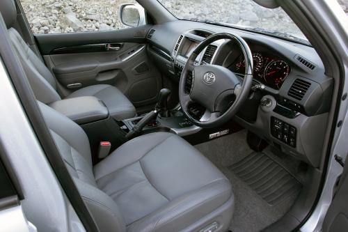 Toyota Land Cruiser Invincible (2007) - picture 17 of 17