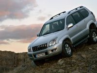 Toyota Land Cruiser Invincible (2007) - picture 3 of 17