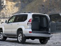 Toyota Land Cruiser Invincible (2007) - picture 11 of 17