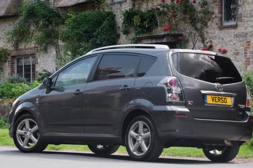 Toyota Verso (2007) - picture 8 of 14