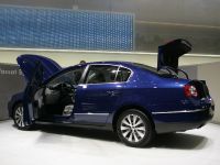 Volkswagen Passat BlueMotion (2007) - picture 3 of 4