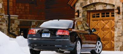 Audi A8 4.2 (2008) - picture 4 of 5