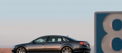 Audi A8 L (2008) - picture 4 of 12