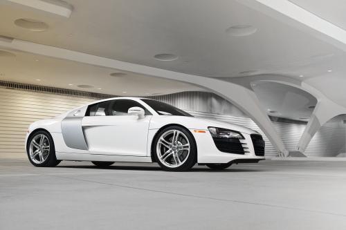 Audi R8 (2008) - picture 1 of 26