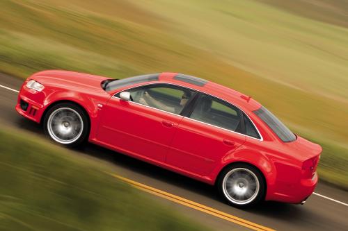 Audi RS 4 (2008) - picture 8 of 10