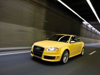 Audi RS 4 (2008) - picture 2 of 10